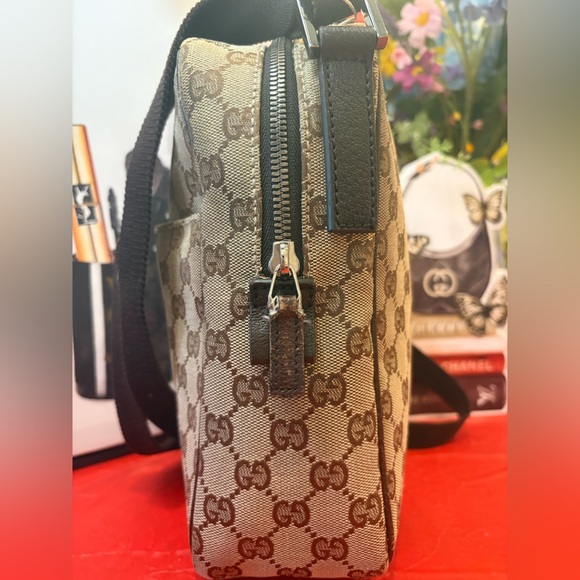 AUTHENTIC GUCCI GG Monogram Coated canvas Beige/Brown Messenger Bag
EUC!! LOVED - Picture 14 of 16